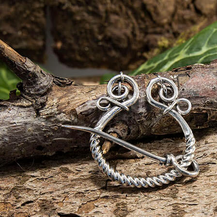 Wikingerbroschen und Ringnadeln!