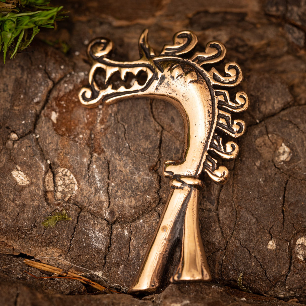 Wolfskopf-Hornanhänger aus Bronze – Bild 1