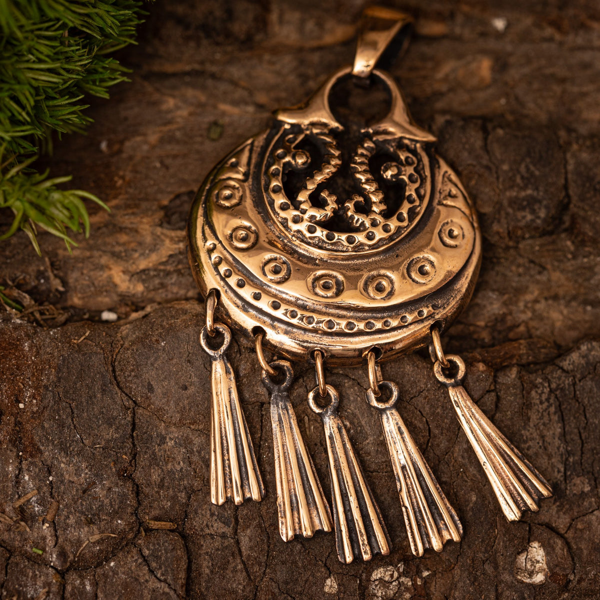 Nordisches Amulett mit Anhänger aus Bronze – Bild 1