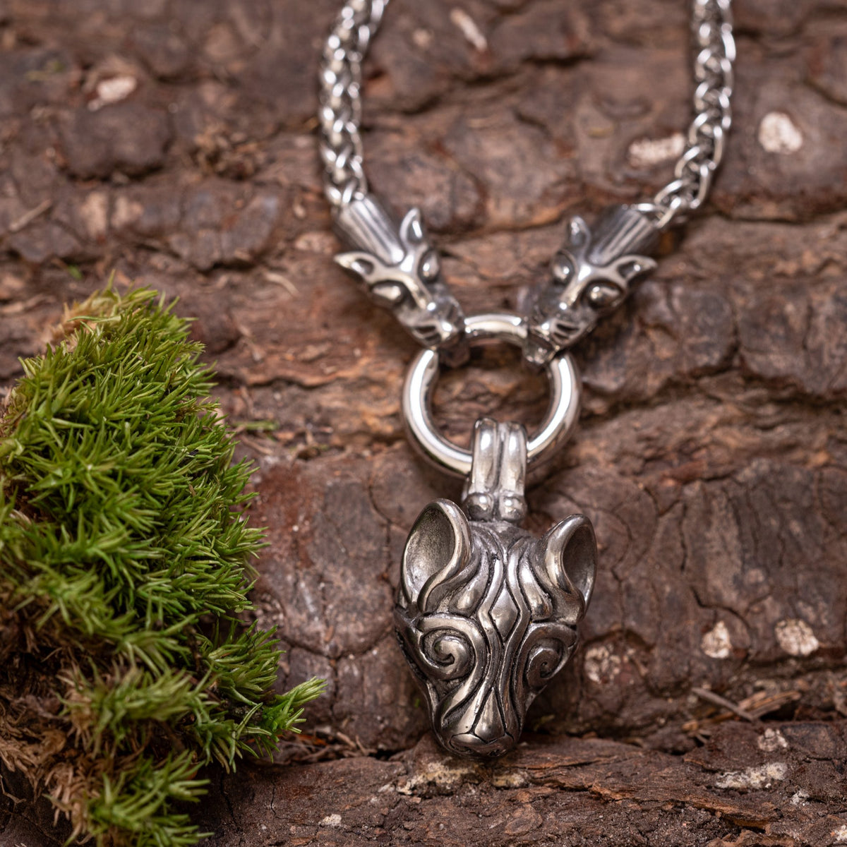 Wolfskopf-Anhänger aus Stahl mit Kette – Bild 1